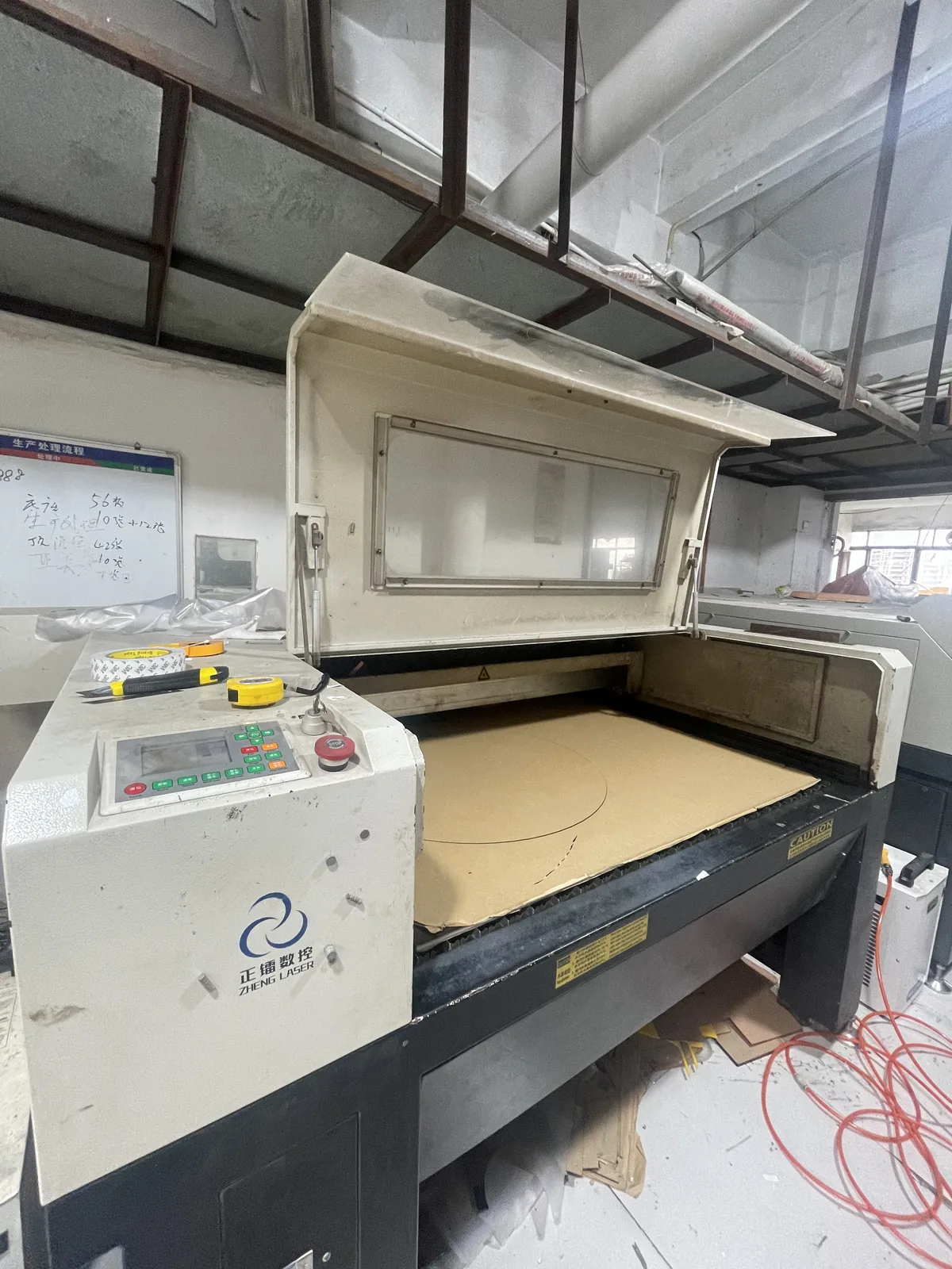 大理石感应发光避震器桌 — 3