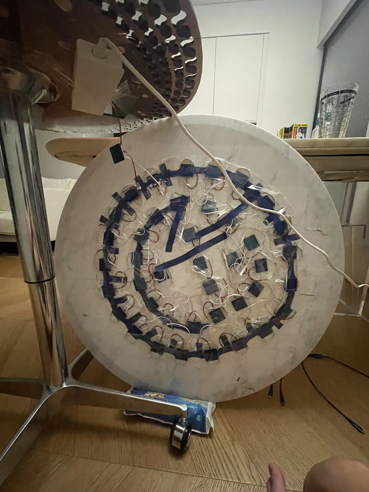 大理石感应发光避震器桌 — 8