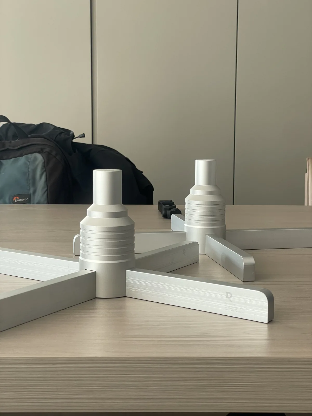 大理石感应发光避震器桌 — 30