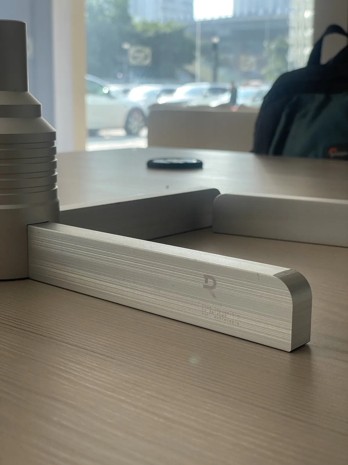 大理石感应发光避震器桌 — 31