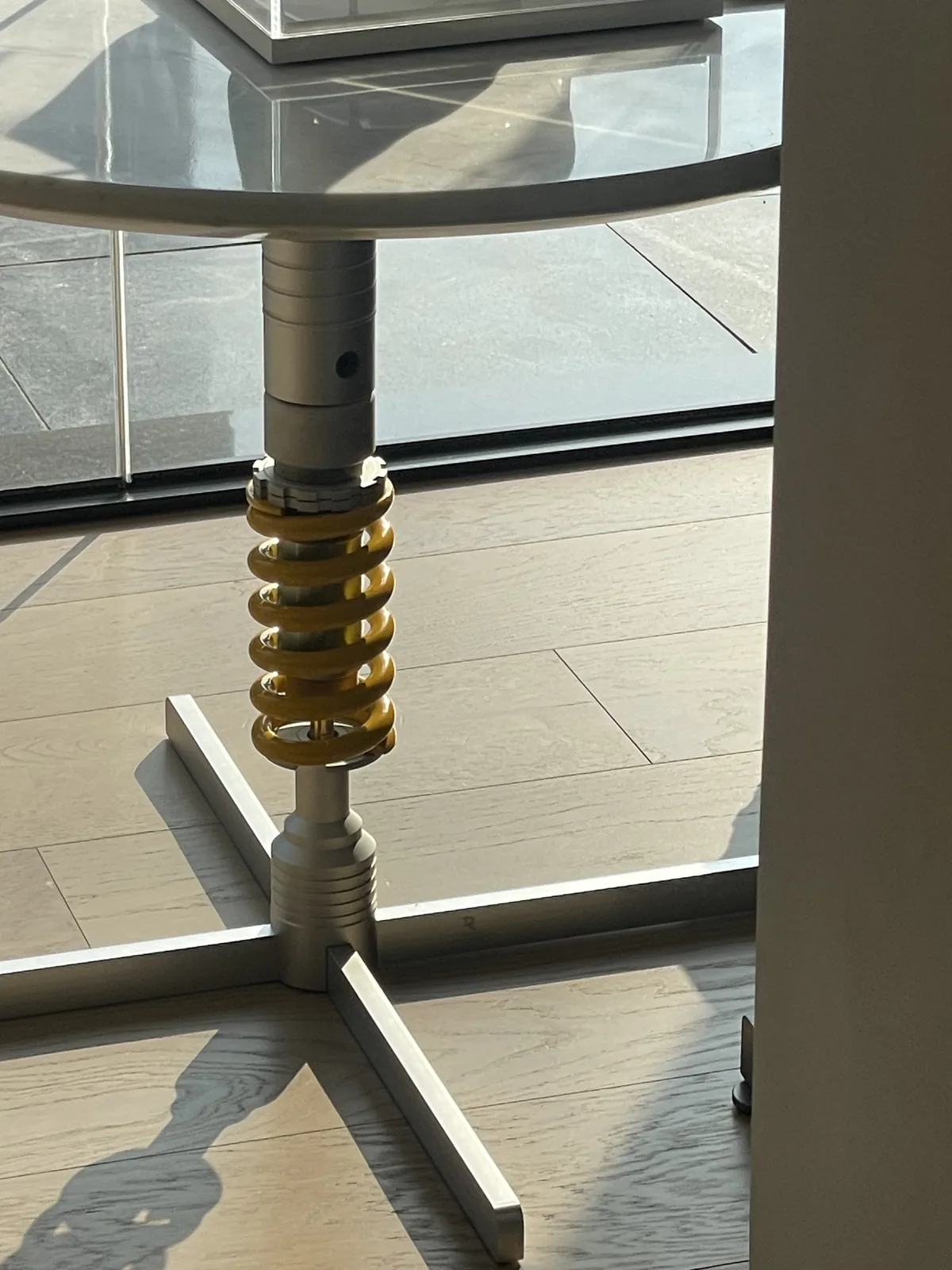 大理石感应发光避震器桌 — 33