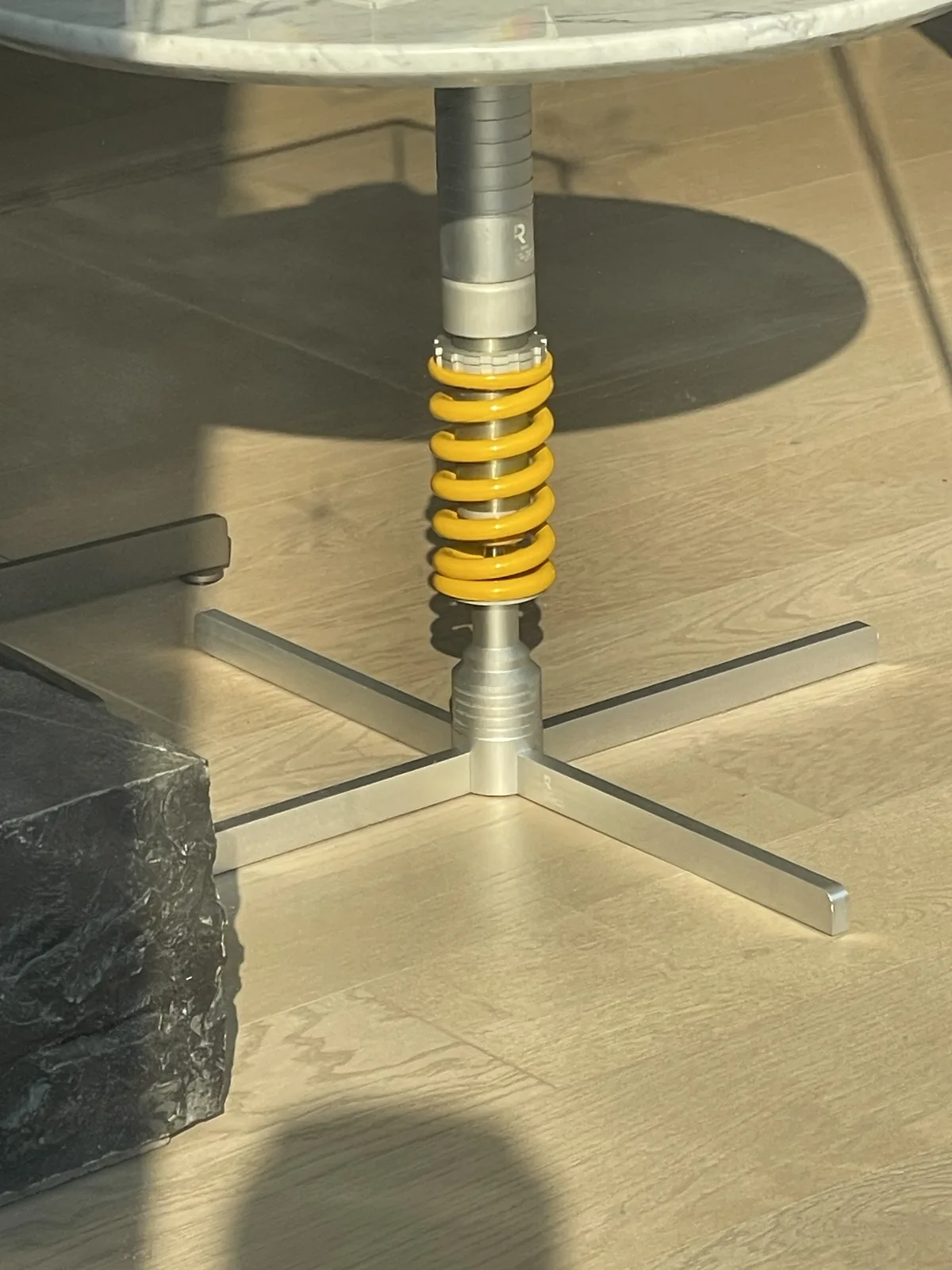 大理石感应发光避震器桌 — 34