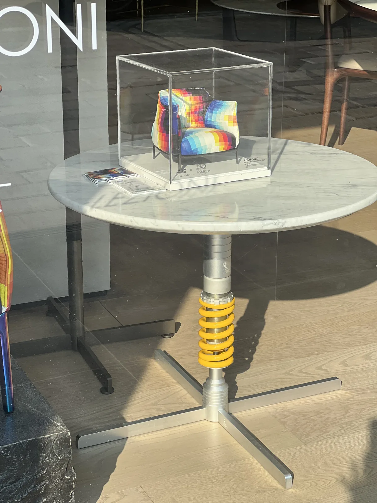 大理石感应发光避震器桌 — 38